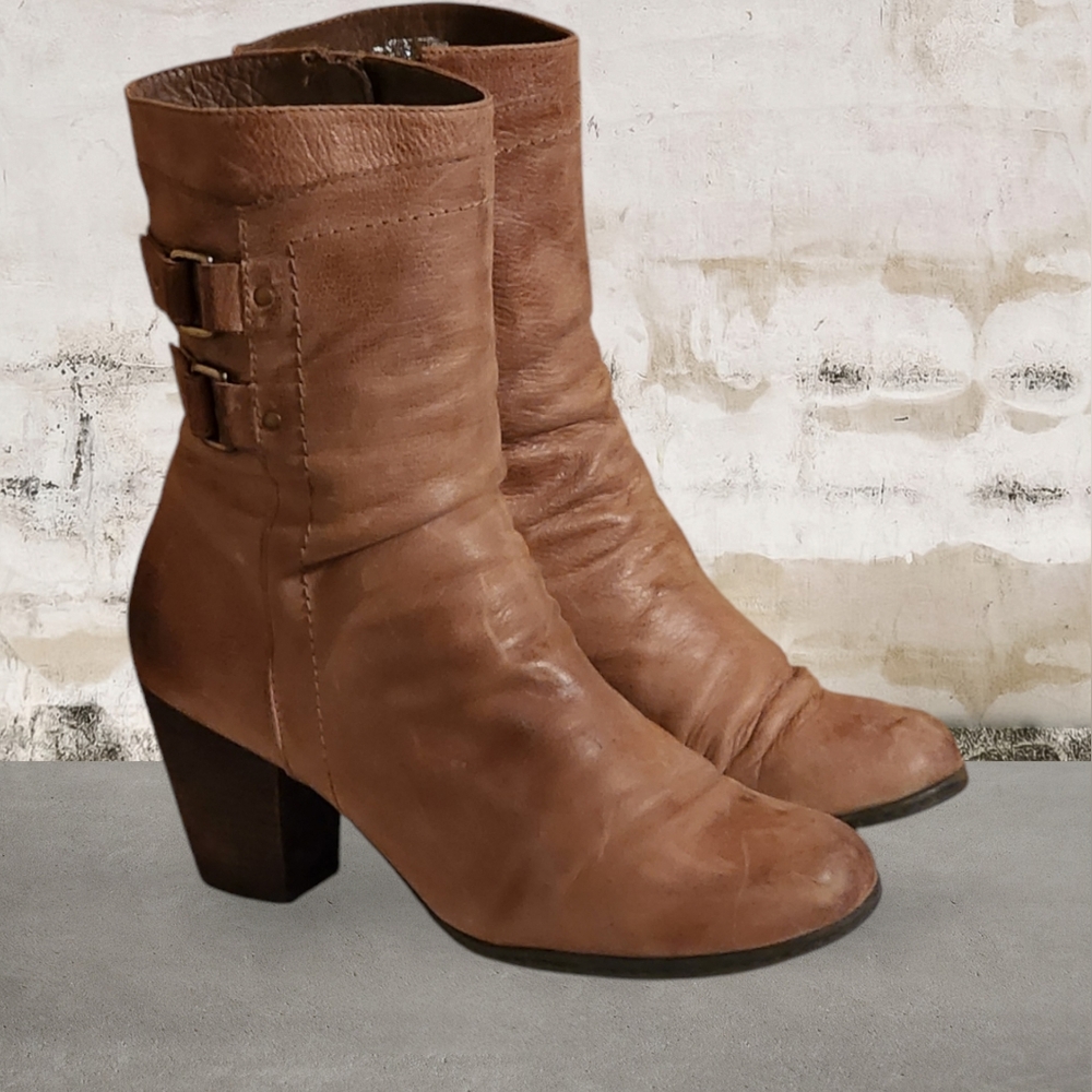 Women Vintage Leather Tan Ankle Boots By Nurture Size 11M.
